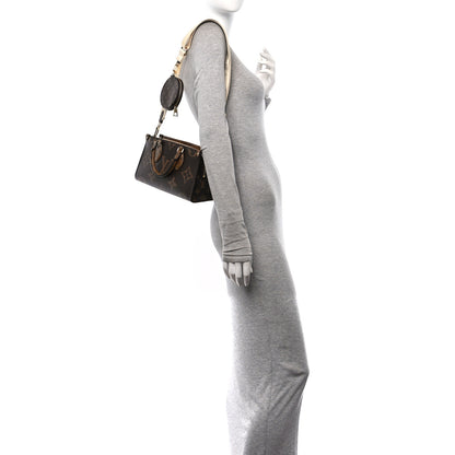 Louis Vuitton Reverse Monogram Giant OnTheGo East West 2 of 13