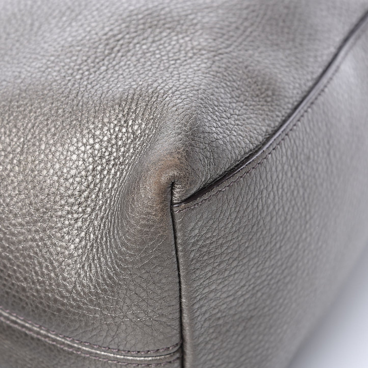 Metallic Pebbled Calfskin Medium Soho Chain Shoulder Bag Sasso