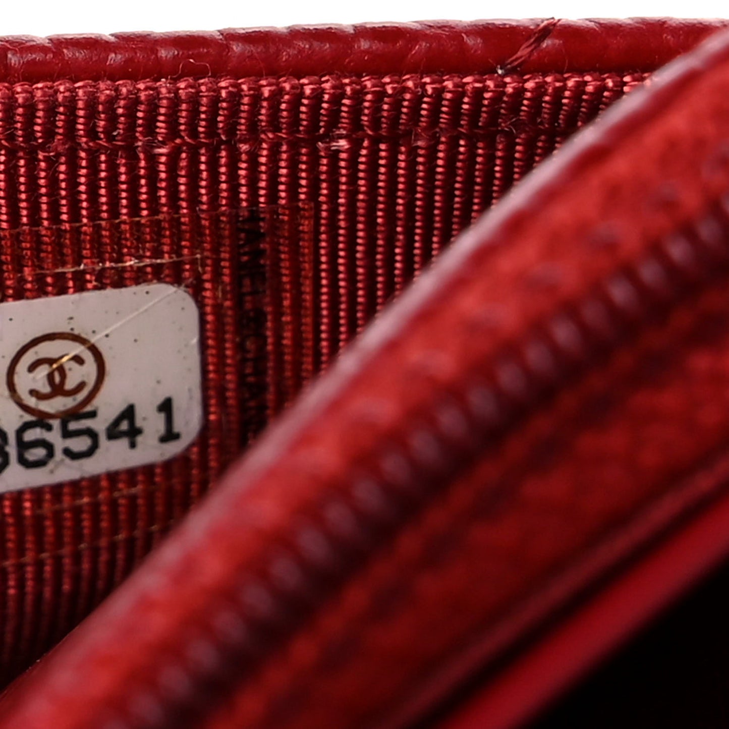 Caviar Quilted Wallet on Chain WOC Red