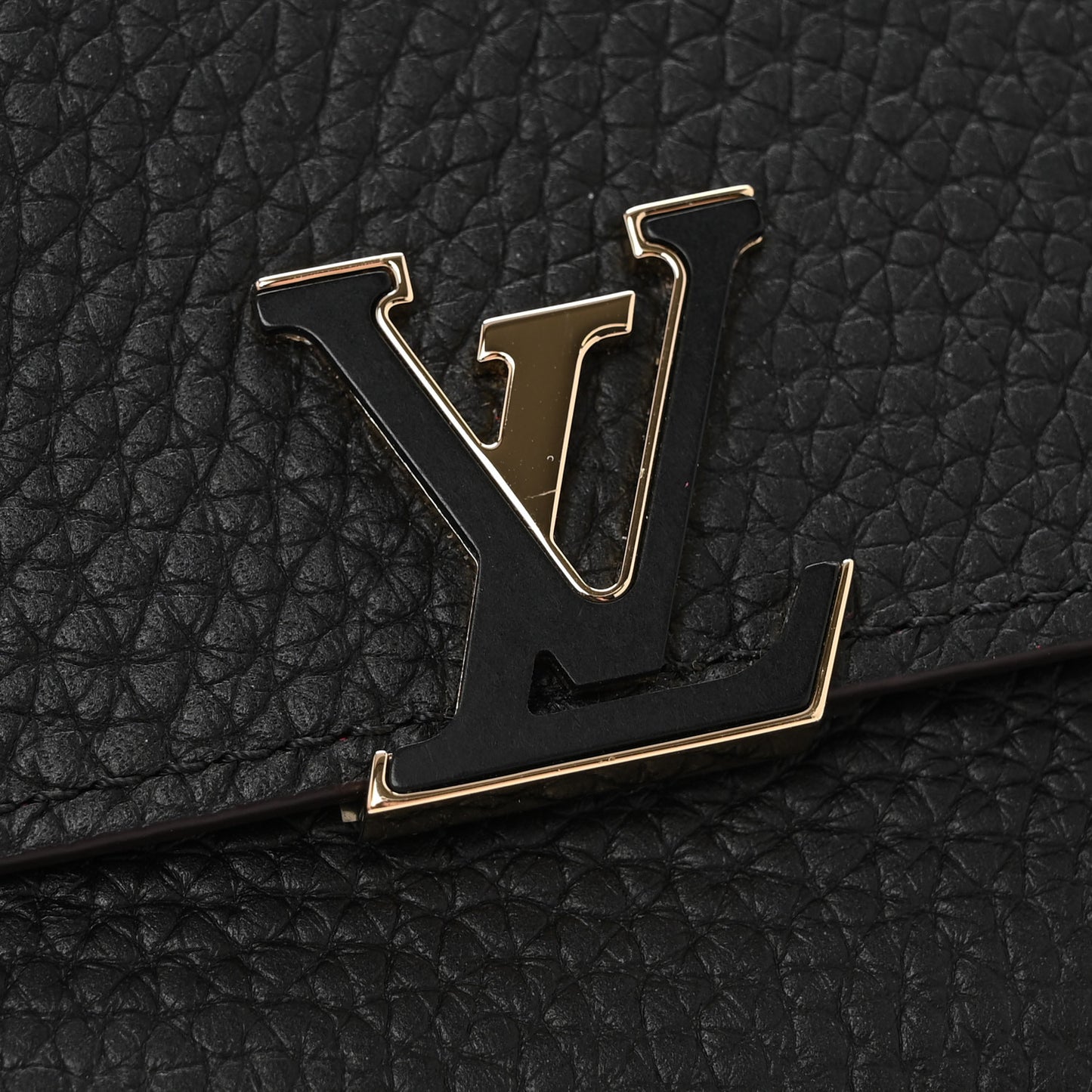 Taurillon Capucines Compact Wallet Black