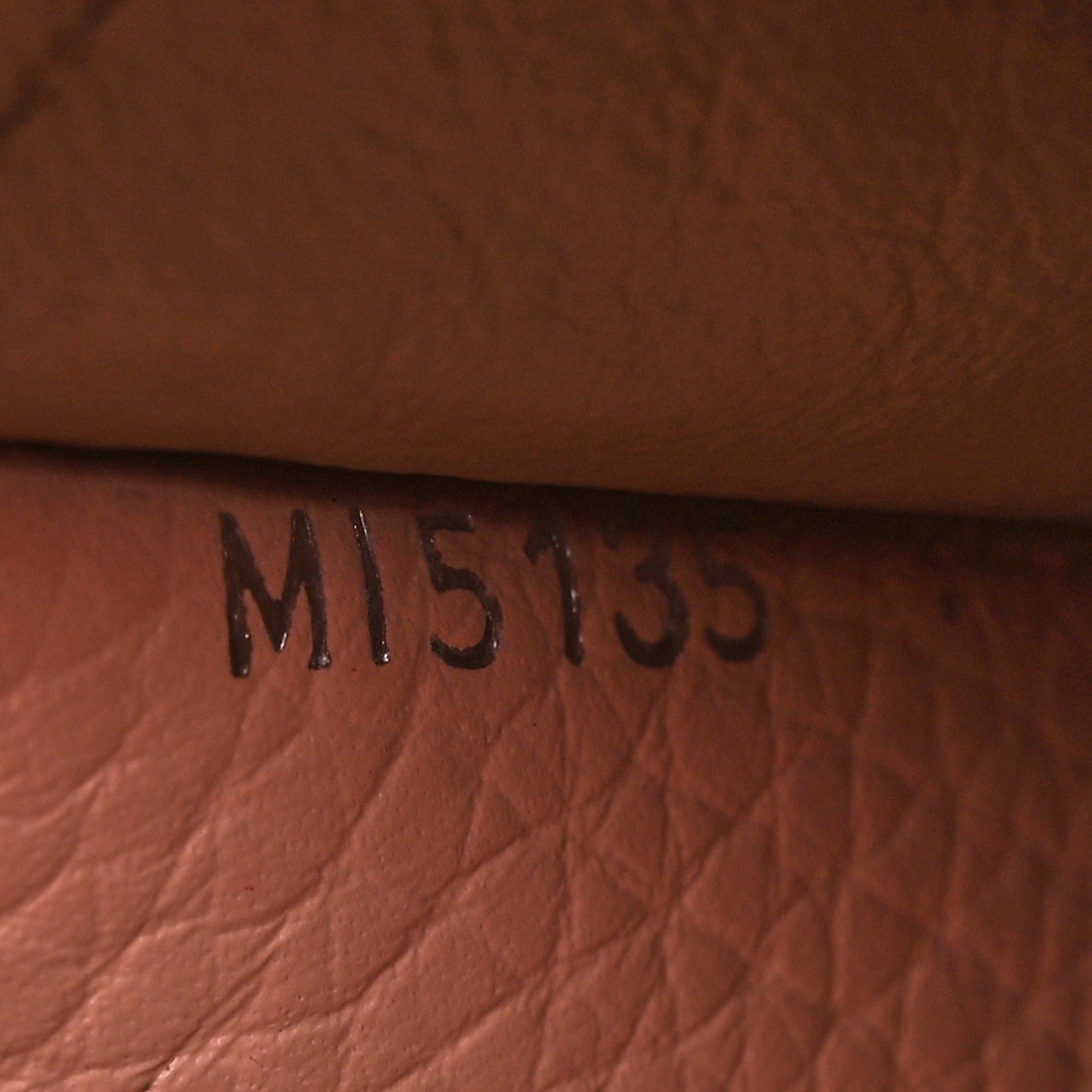 Louis Vuitton Taurillon Capucines Wallet Magnolia 7 of 9