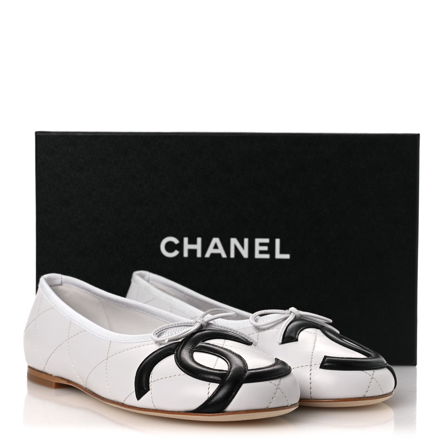 Chanel Lambskin Quilted CC Cambon Ballet Flats 38 White Black 12 of 12