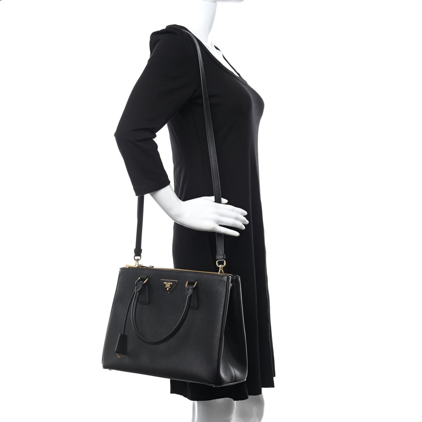 Saffiano Medium Galleria Double Zip Tote Black