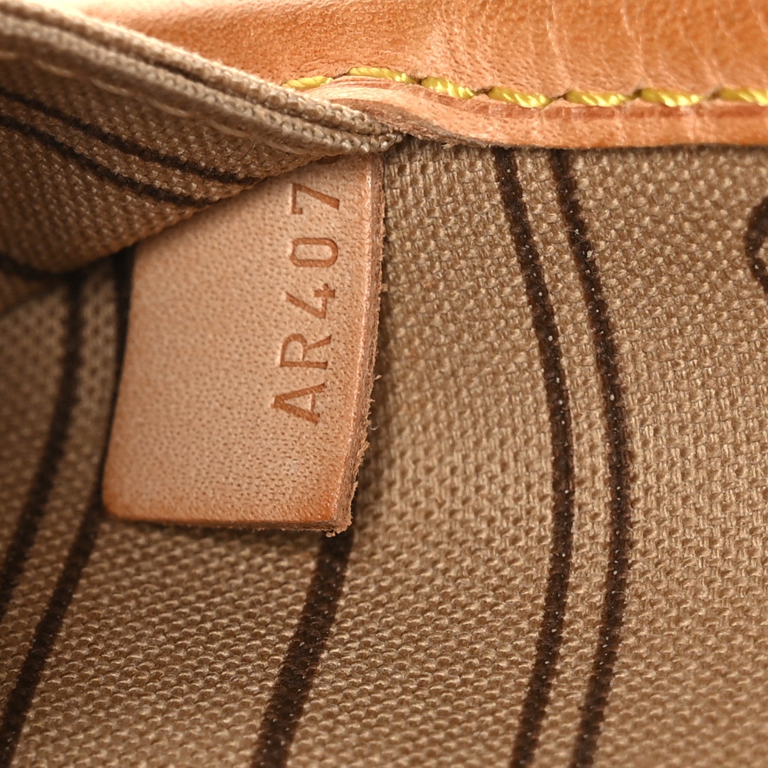 Louis Vuitton Monogram Neverfull MM 7 of 9
