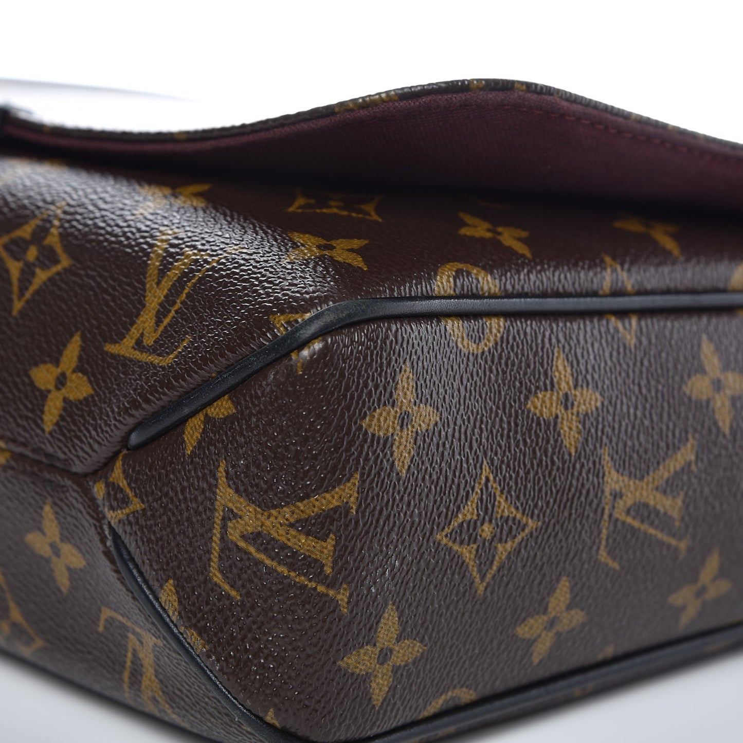 Monogram Macassar District MM