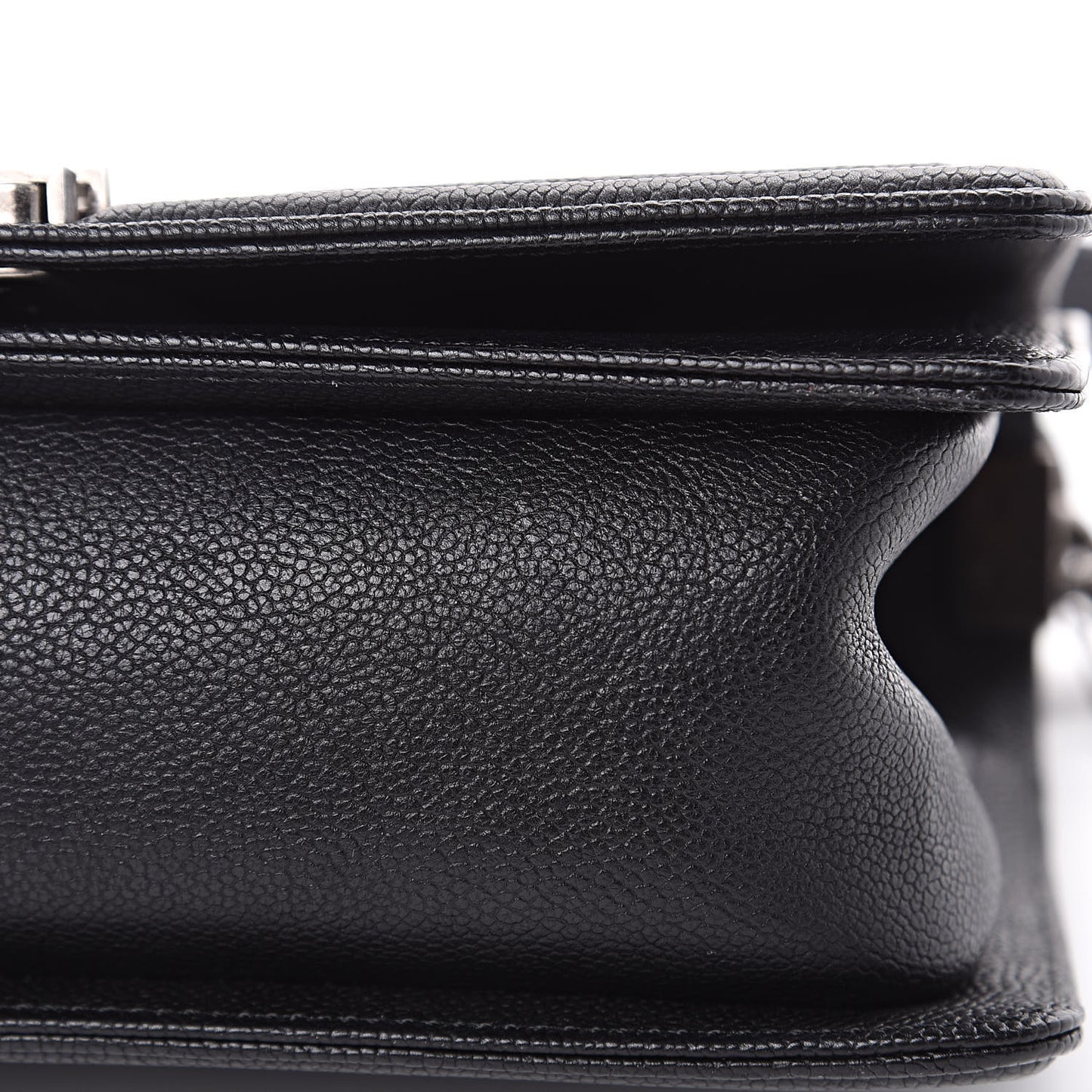 Caviar Quilted Medium Boy Flap Black