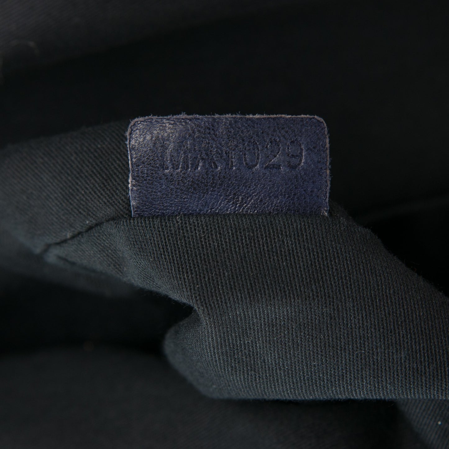 Lambskin Medium Nightingale Navy