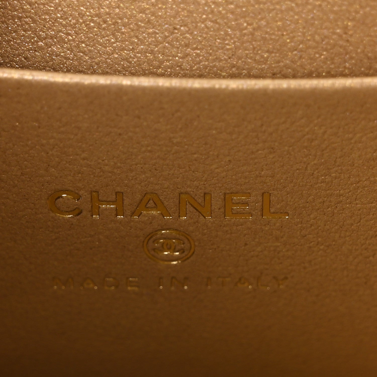 Chanel Lambskin Quilted Pearl Crush Small Vanity Case With Chain