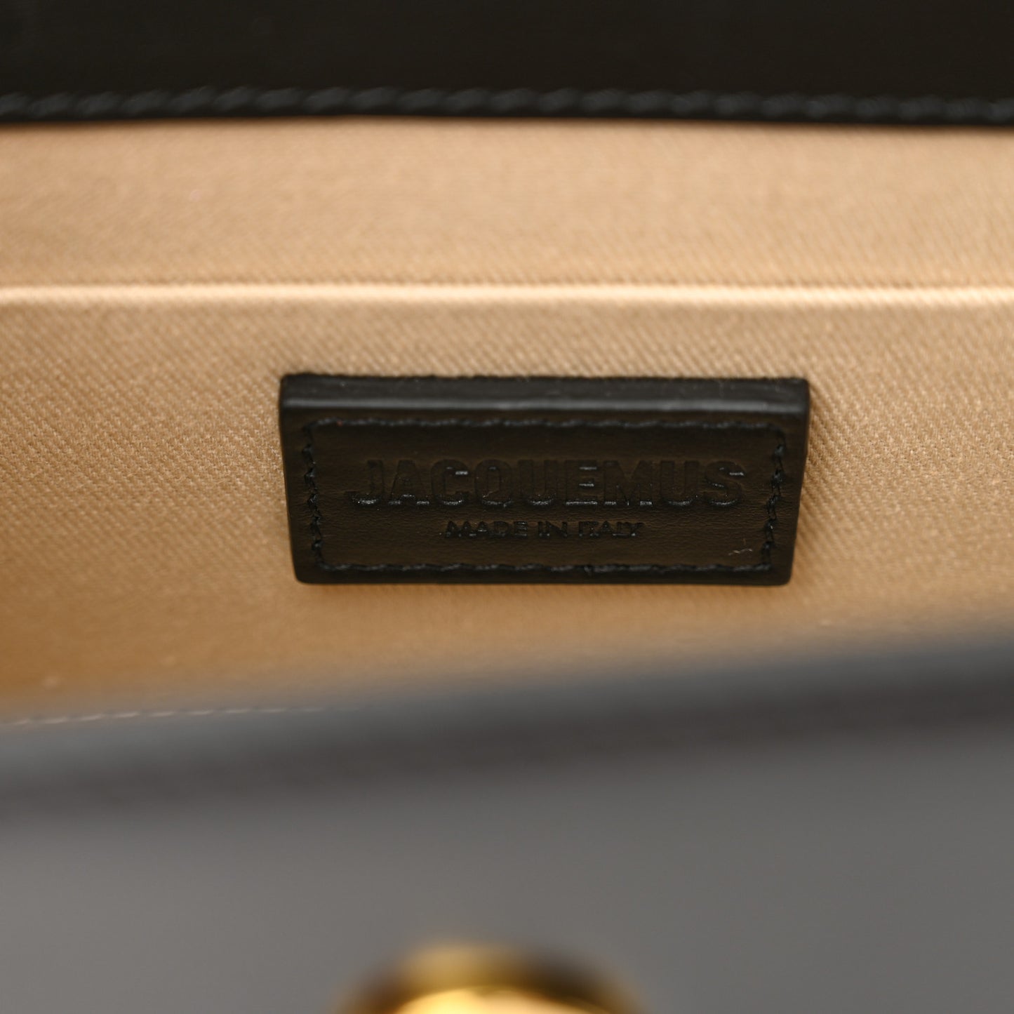 Smooth Calfskin Le Chiquito Moyen Black