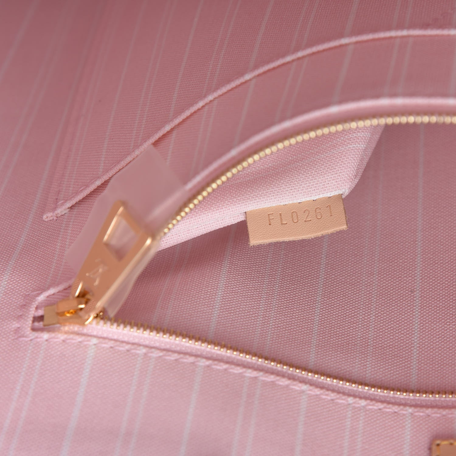 Louis Vuitton Monogram Giant By The Pool Onthego GM Light Pink 9 of 11