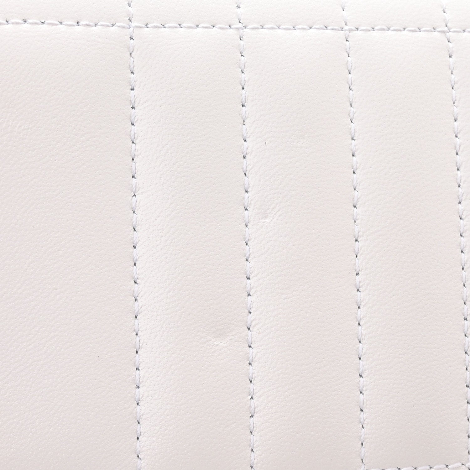 Burberry Lambskin Quilted Lola Clutch On Chain White 11 of 11