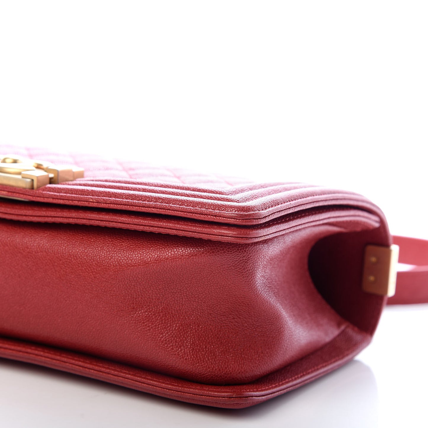 Caviar Quilted Medium Boy Flap Red