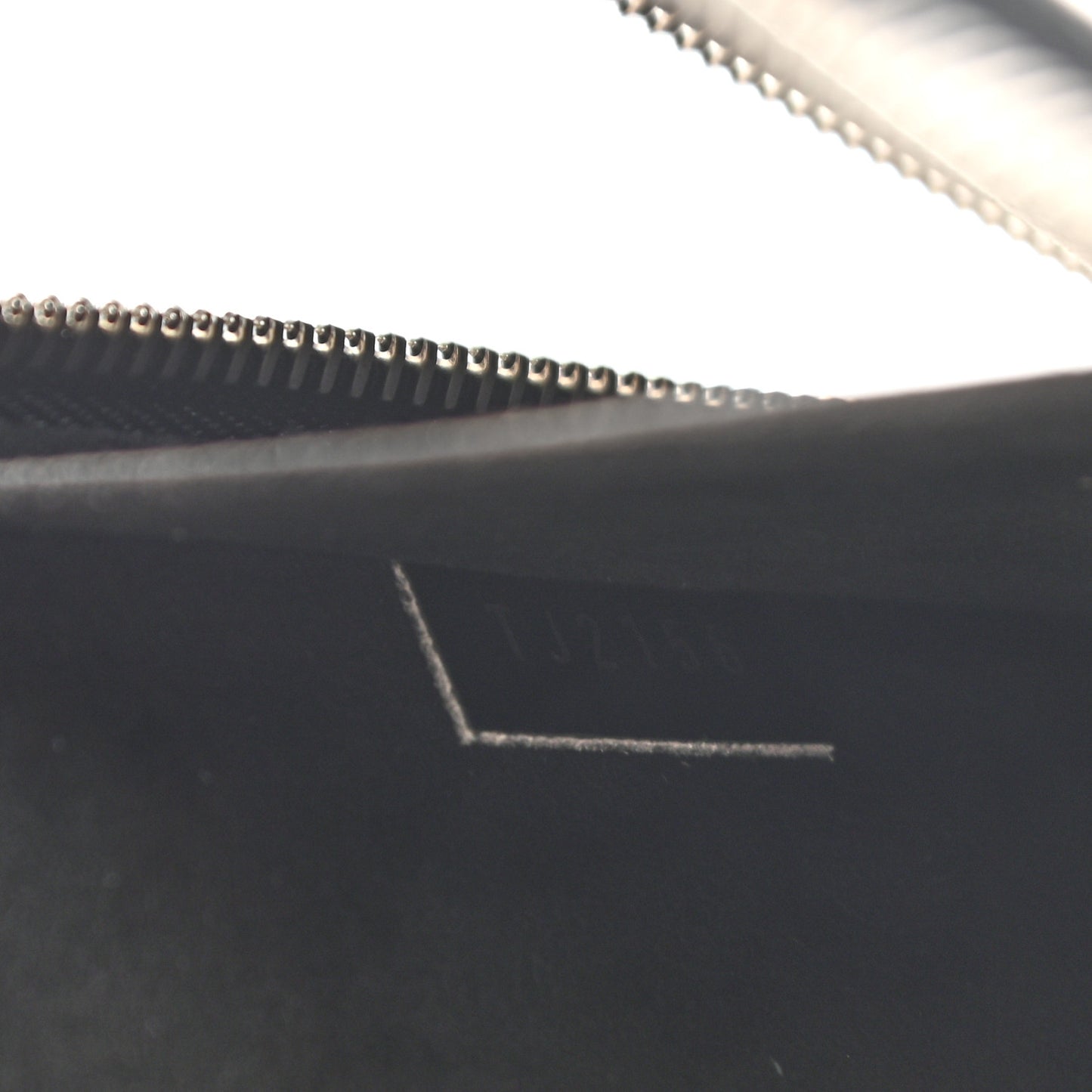 Calfskin Souple Pochette Jour PM Black