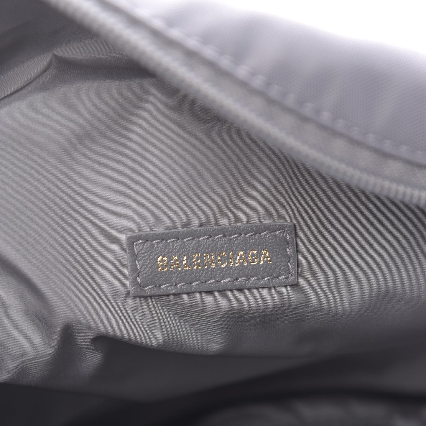 Textured Sport Nylon Logo Embroidered Wheel Beltpack Grey White