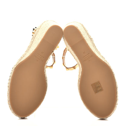 Valentino Garavani Metallic Pebbled Calfskin Rockstud Ankle Strap Espadrille 15/105mm Wedge Sandals 39 Antique Brass Natural 6 of 8