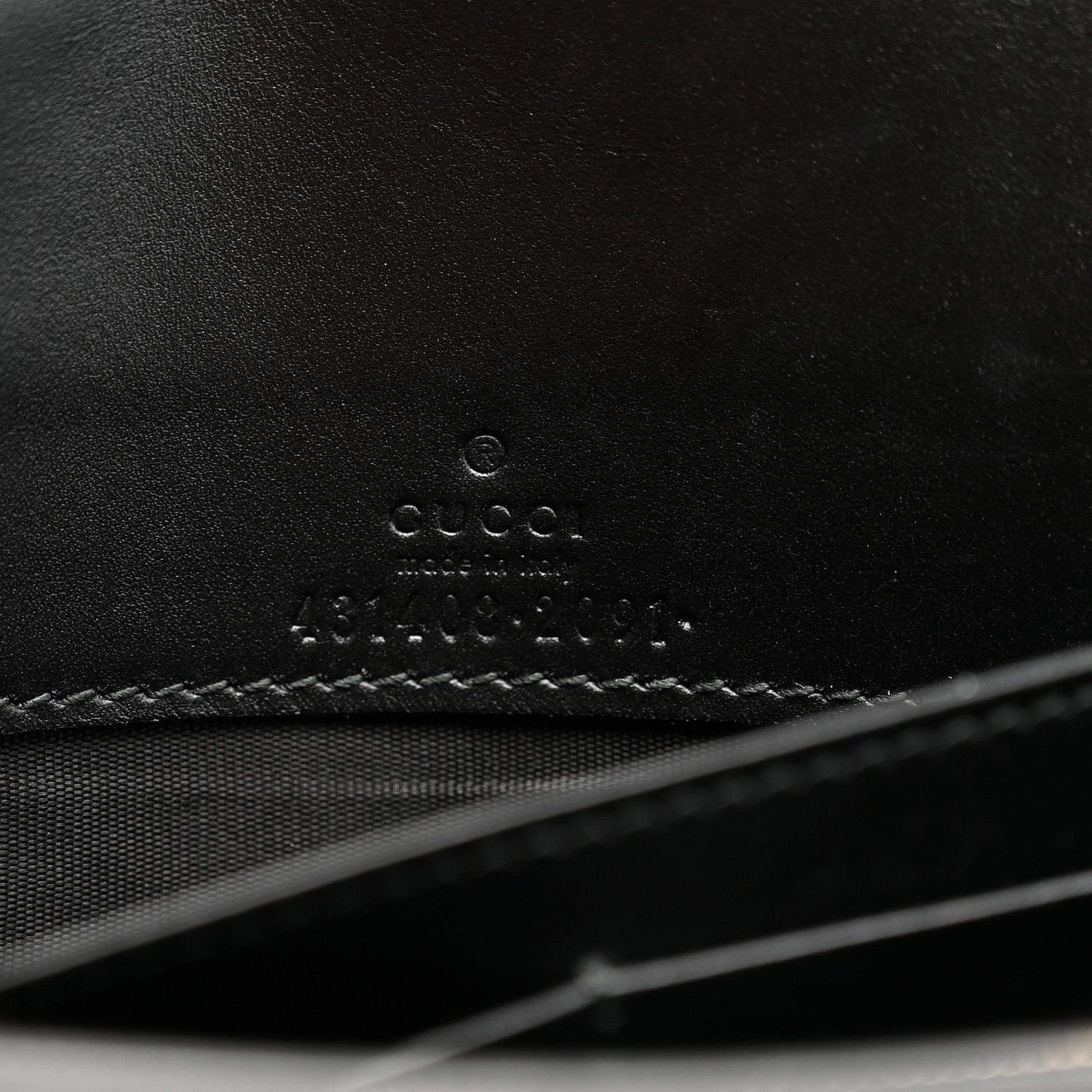 Gucci Guccissima Signature Bowy Chain Wallet Black 6 of 10