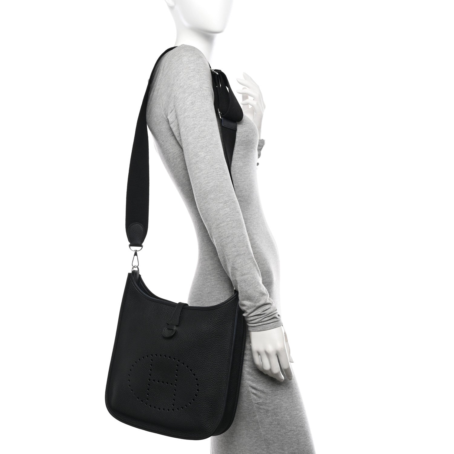 Hermes Taurillon Clemence EVELYNE III PM  Black 2 of 12