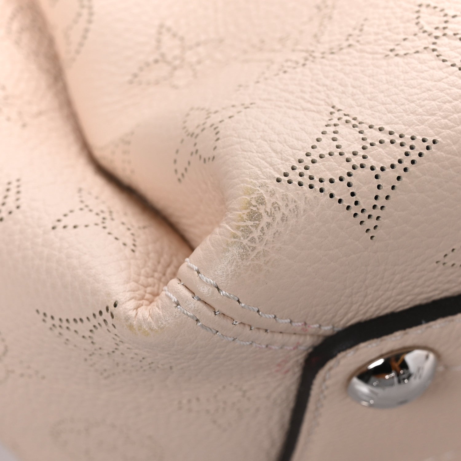 Louis Vuitton Mahina Babylone Chain BB Cream 6 of 11