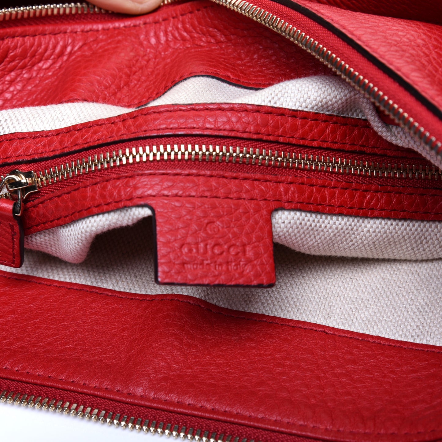 Pebbled Calfskin Large Soho Hobo Tabasco Red