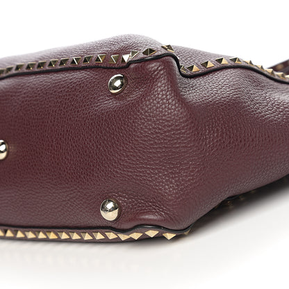 Valentino Garavani Pebbled Calfskin Medium Rockstud Tote Rubin 9 of 9