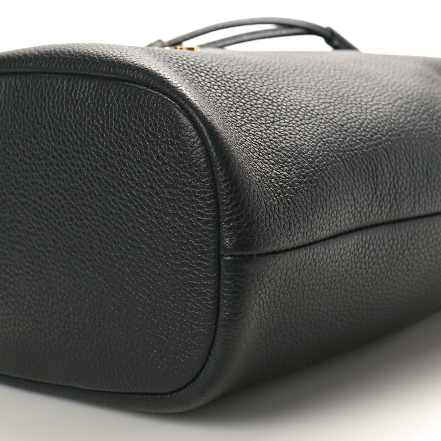 Vitello Daino Bucket Bag Black