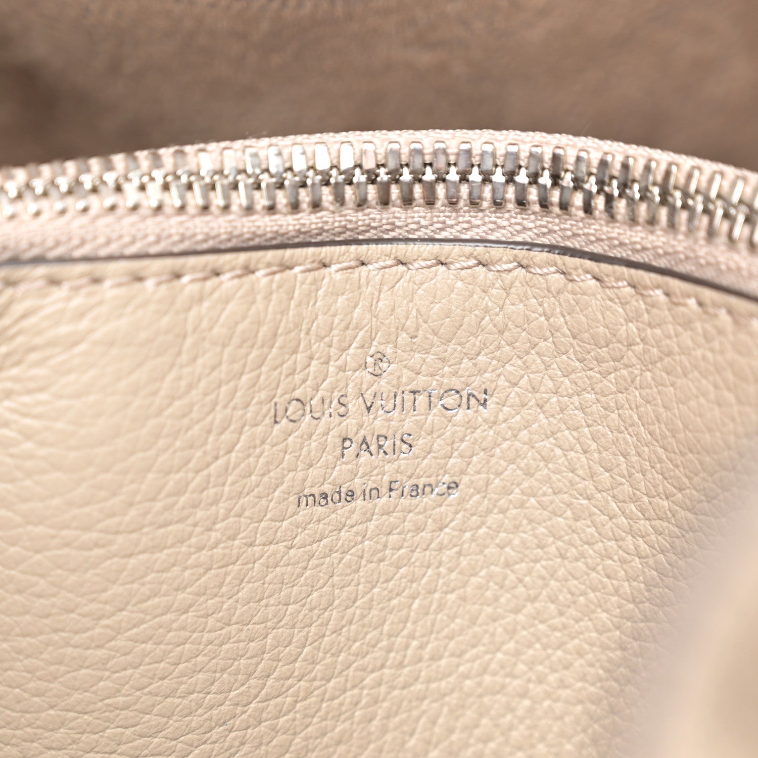 Louis Vuitton Mahina Muria Galet 6 of 9