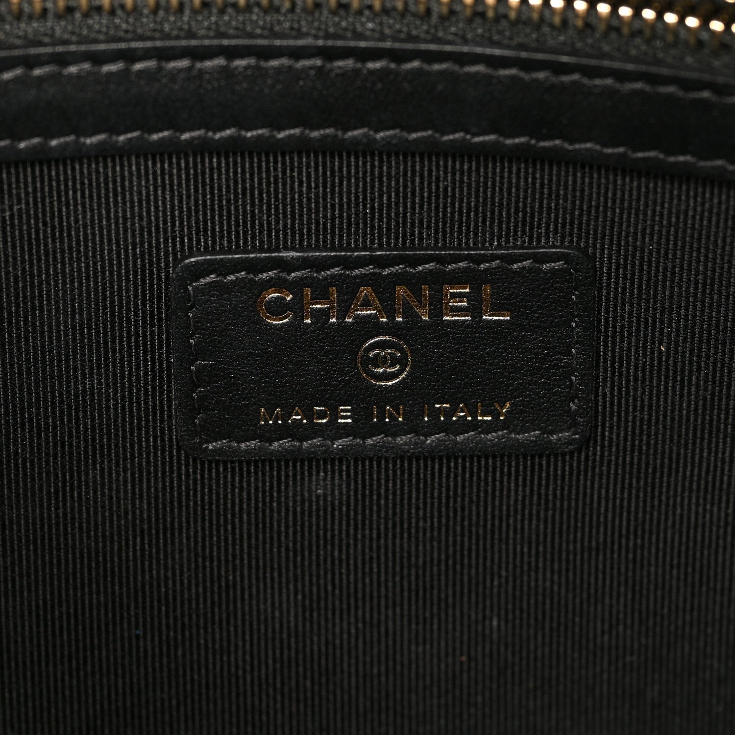 Chanel Calfskin Crocodile Embossed Graffiti 2.55 Medium Cocodile Reissue Cosmetic Case Black Gold 6 of 8
