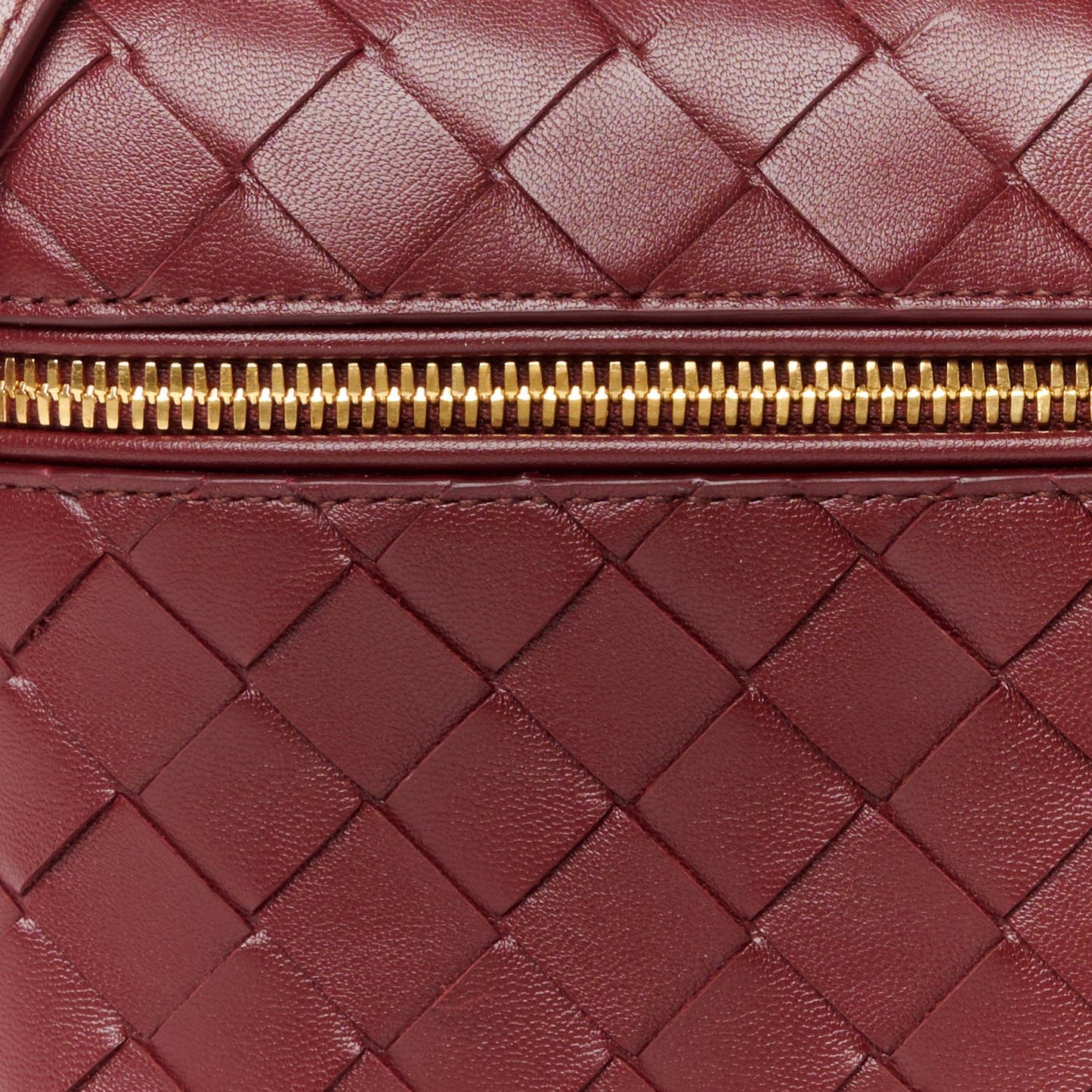 Nappa Intrecciato Bang Bang Vanity Case Cherry