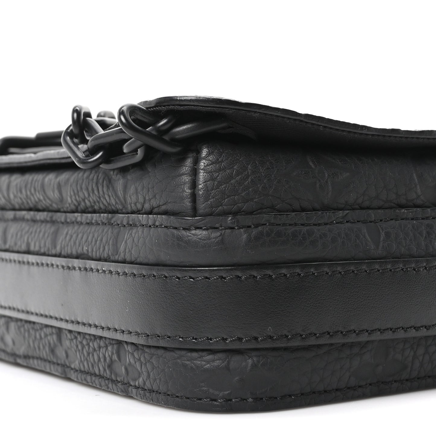 Taurillon Monogram Steamer Messenger Black