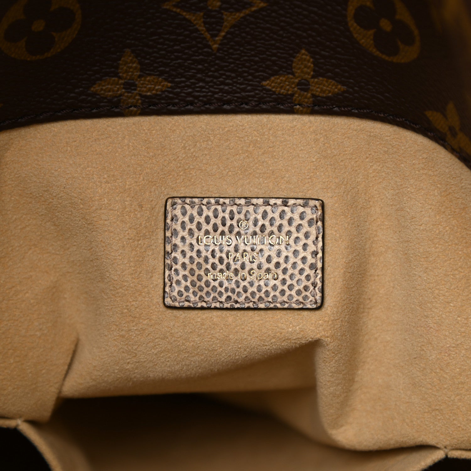 Louis Vuitton Ayers Monogram Artsy MM 6 of 17