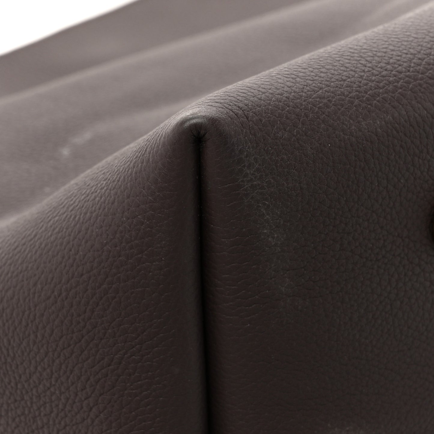 Grained Calfskin Low Key Hobo MM Ebene