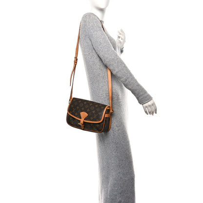 Louis Vuitton Monogram Sologne 2 of 11