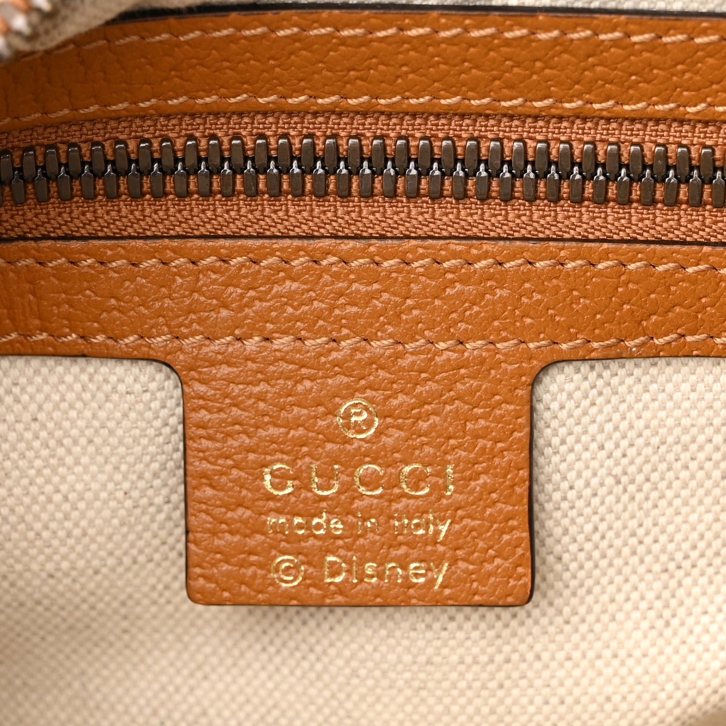 X DISNEY Mini Vintage GG Supreme Monogram Mickey Mouse Small Belt Bag 90 36 Beige Vintage Sun Oil