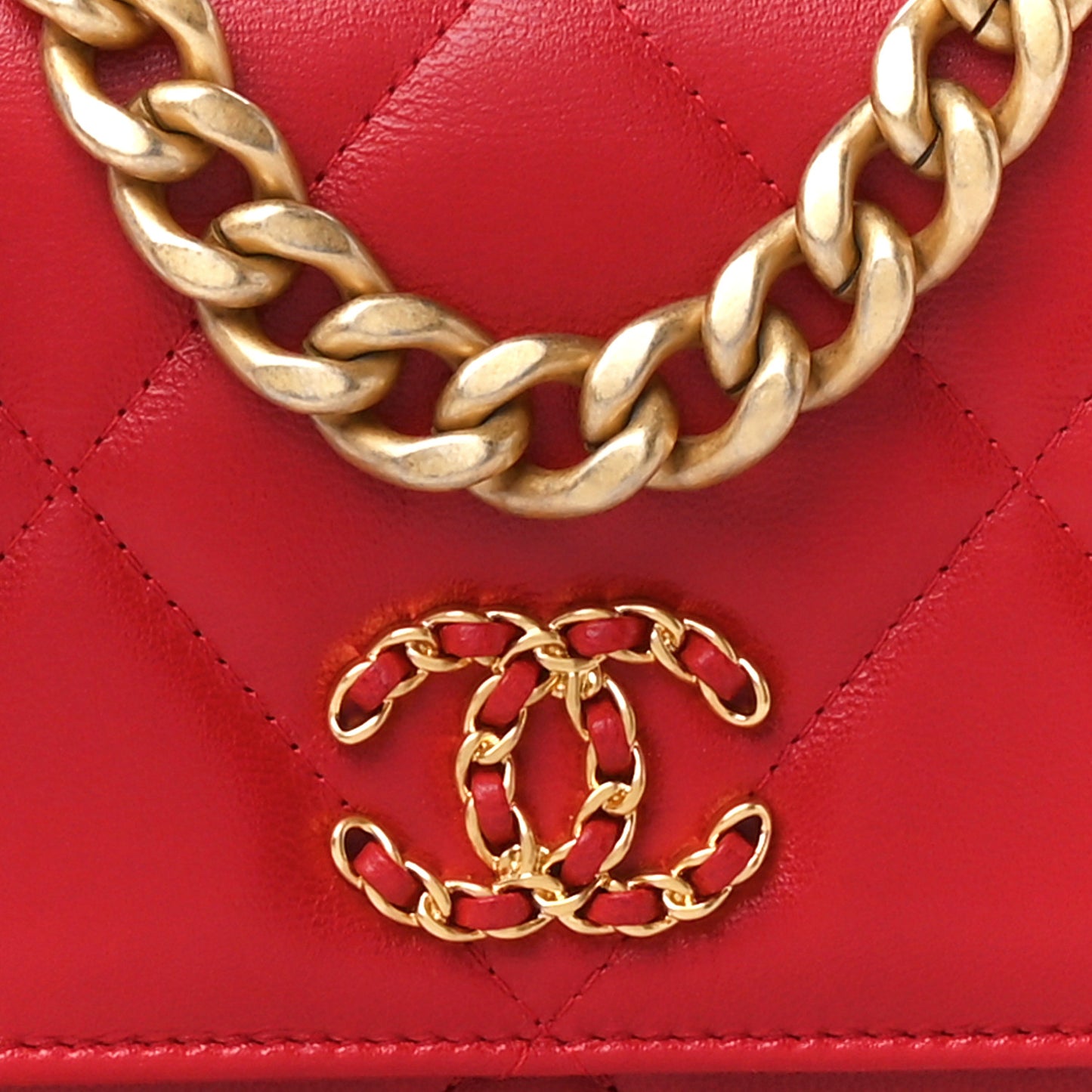Goatskin Quilted Chanel 19 Wallet On Chain WOC Red