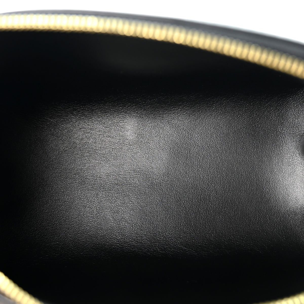 Smooth Calfskin Cuir Triomphe Clutch on Chain Black