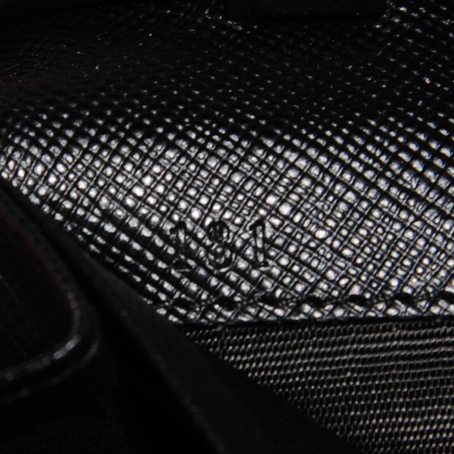 Saffiano Metal Oro Chain Wallet Nero Black