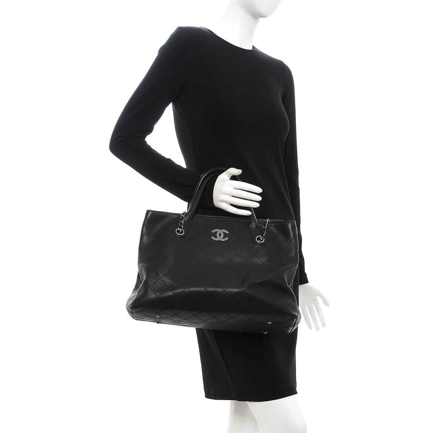 Grained Vegetal Calfskin Urban Shopping Tote Black