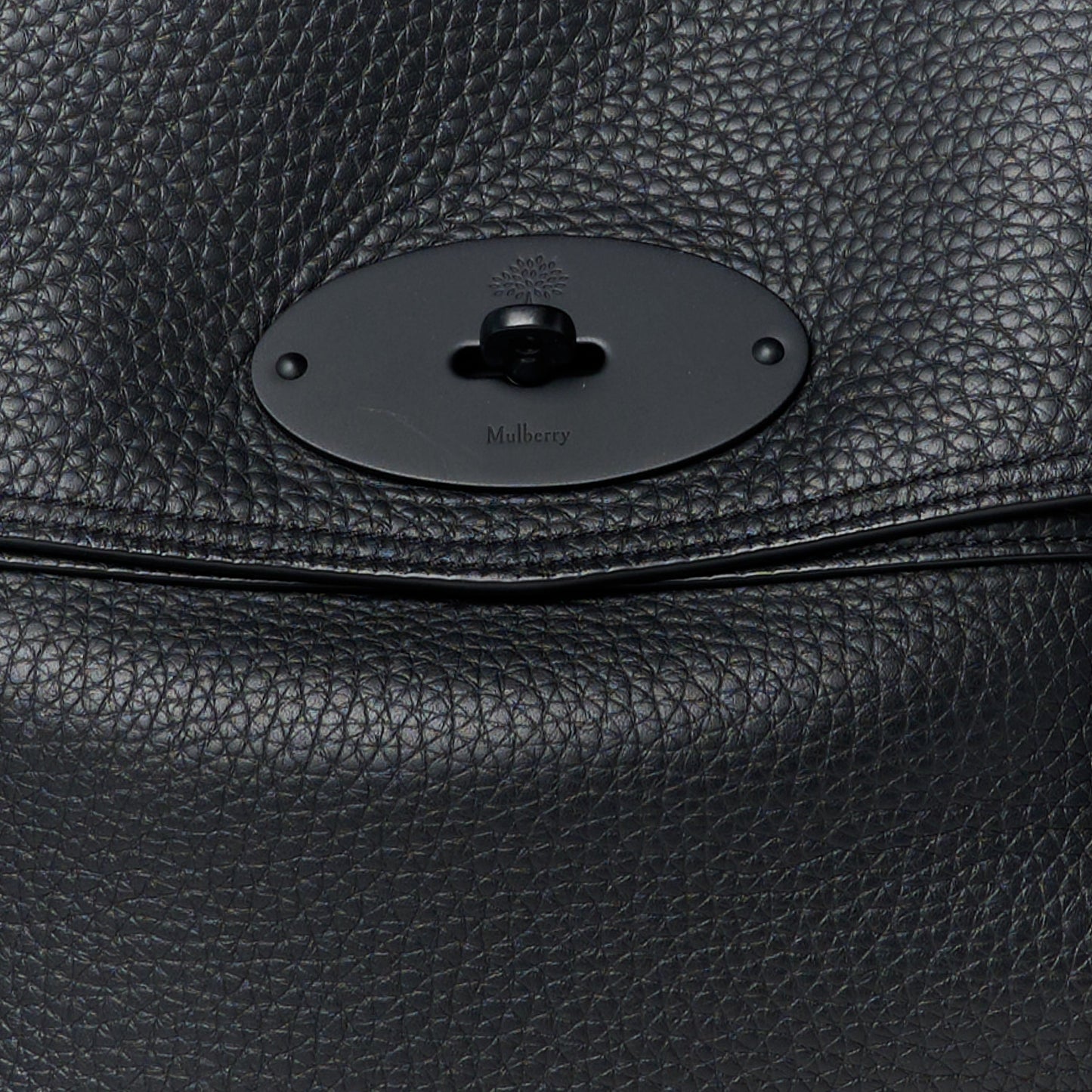 Heavy Grain Oversized Alexa Black