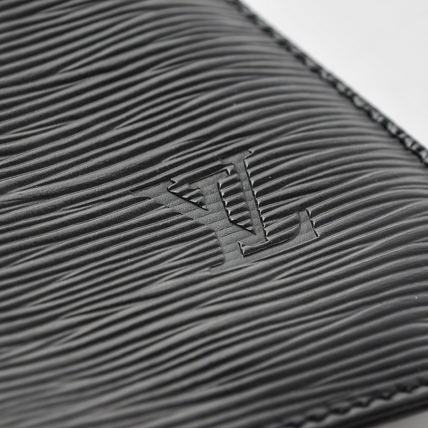 Louis Vuitton Epi Sac D'Epaule GM Black 7 of 8