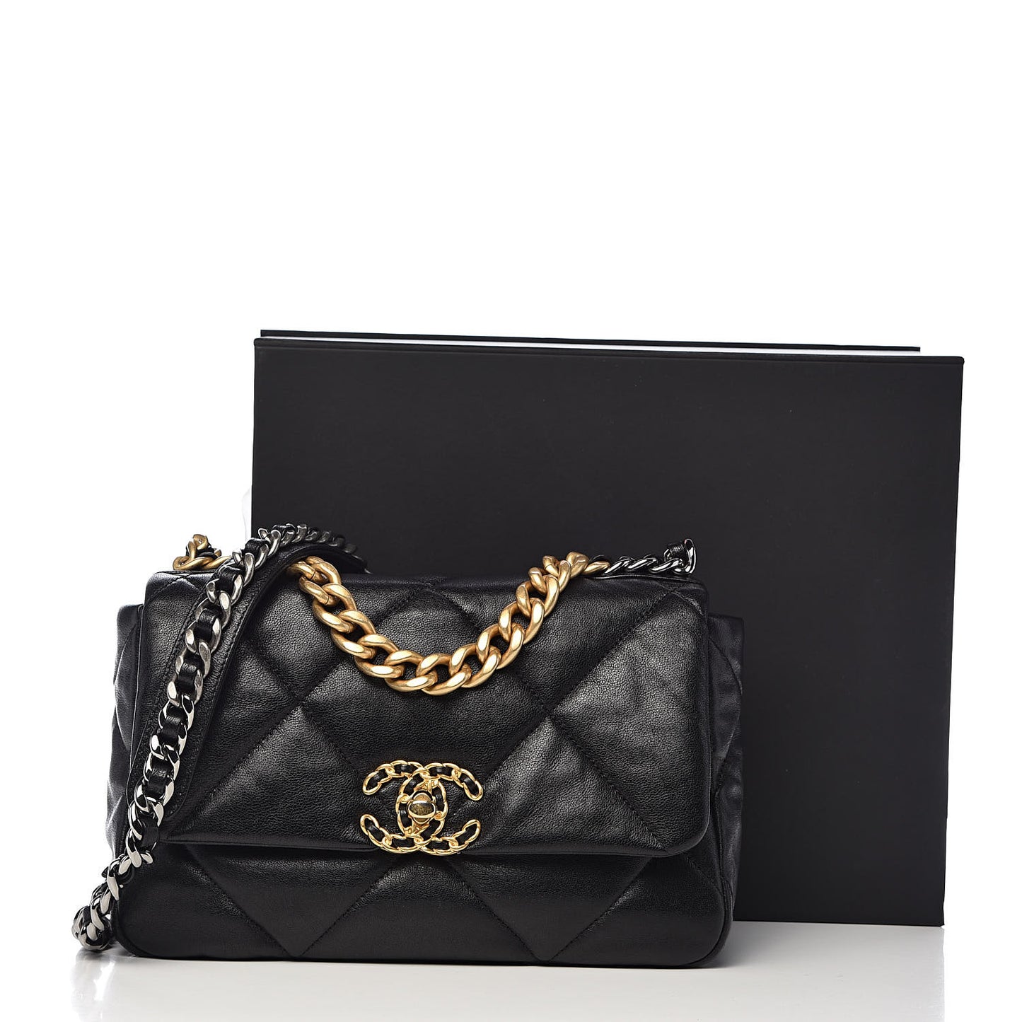 Lambskin Quilted Medium 19 Flap Black