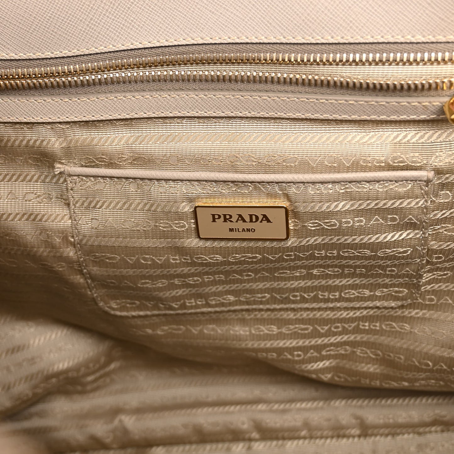 Saffiano Lux Extra Large Galleria Double Zip Tote Pomice