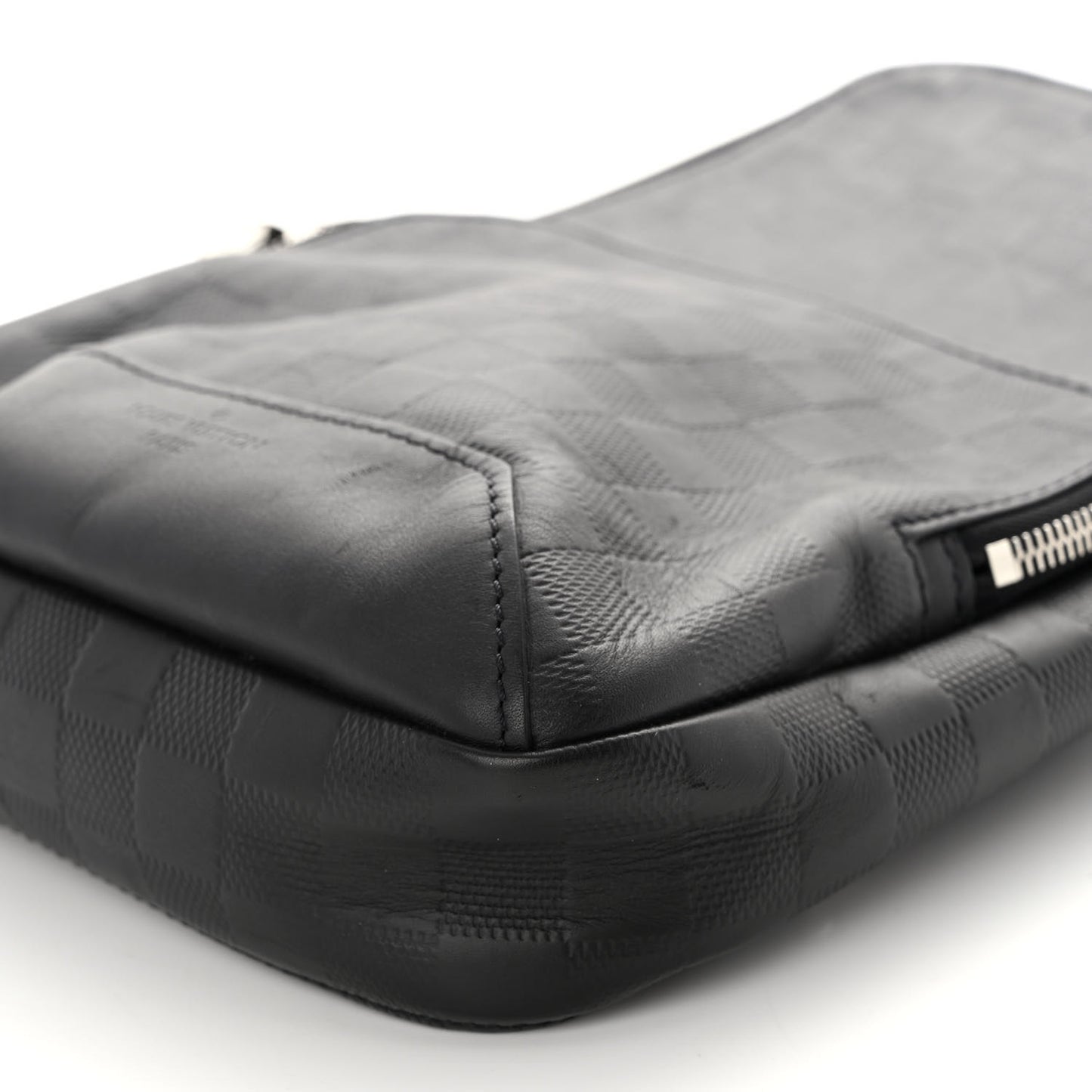 Damier Infini Avenue Sling Bag Onyx