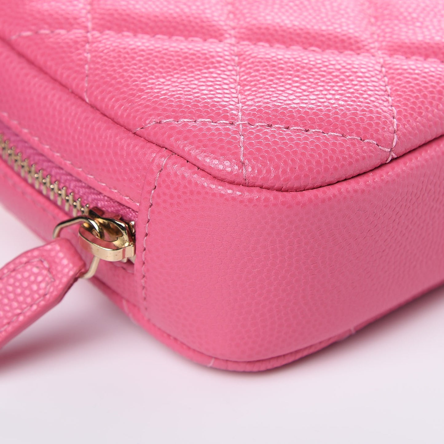 Caviar Quilted Small Curvy Pouch Cosmetic Case Pink