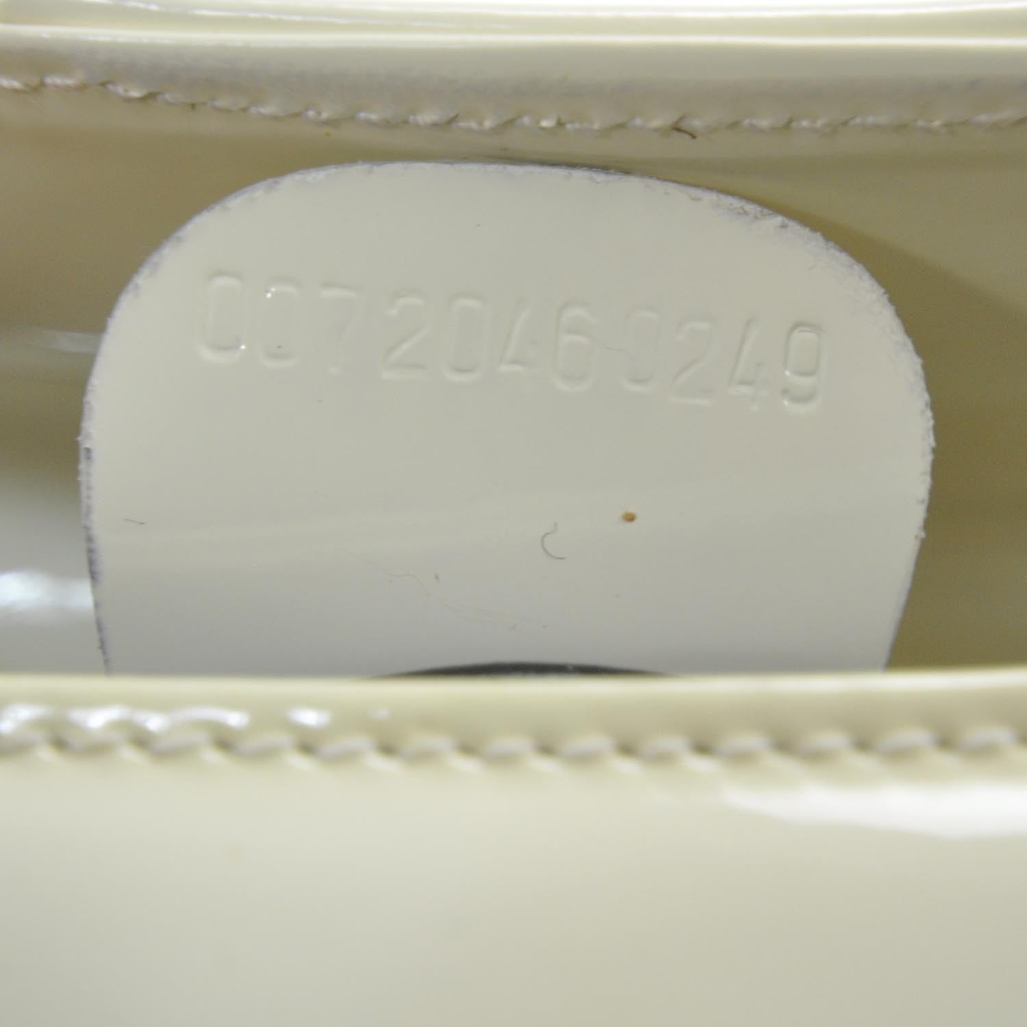 Gucci Patent Small GG Handbag Ivory 8 of 9