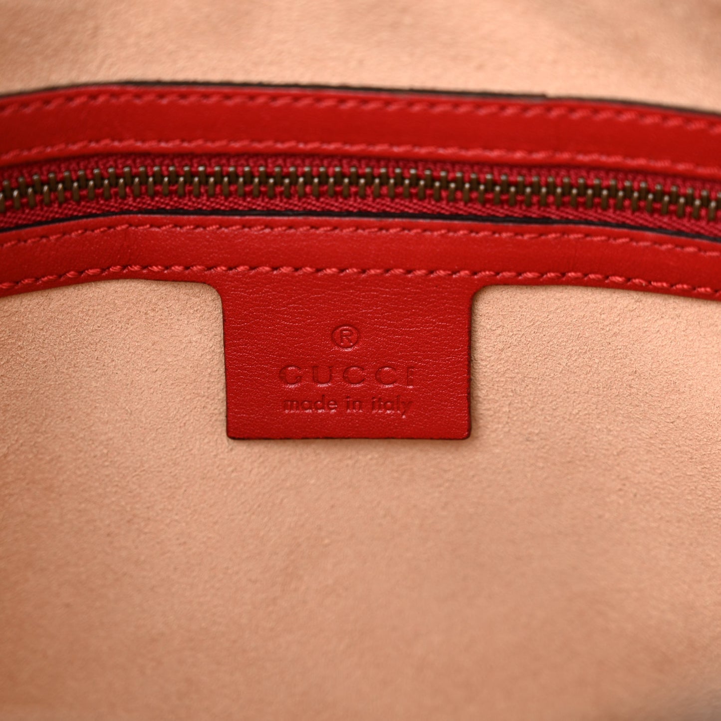 Calfskin Matelasse Medium GG Marmont Chain Shoulder Bag Hibiscus Red