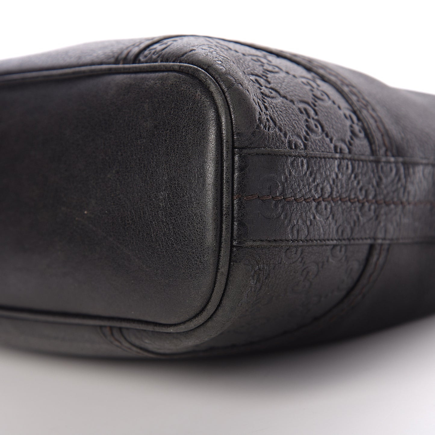 Pebbled Calfskin Guccissima Trim Medium Signoria Hobo Black