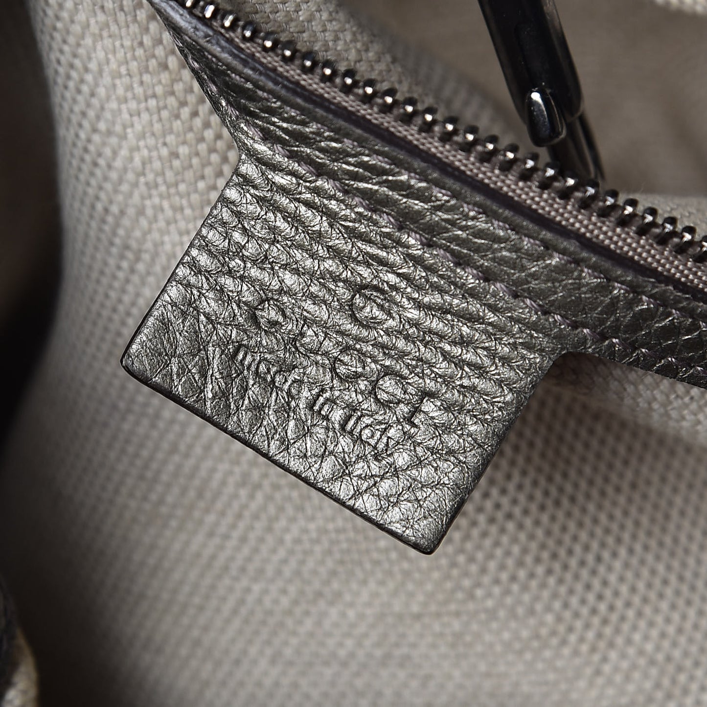 Metallic Pebbled Calfskin Medium Soho Chain Shoulder Bag Sasso