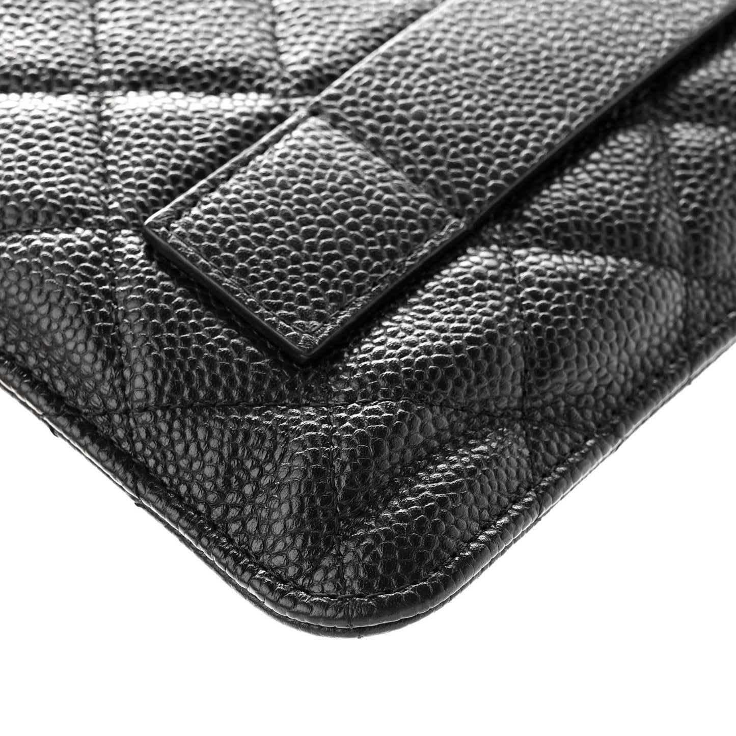 Caviar Quilted Medium Slide Pouch Black