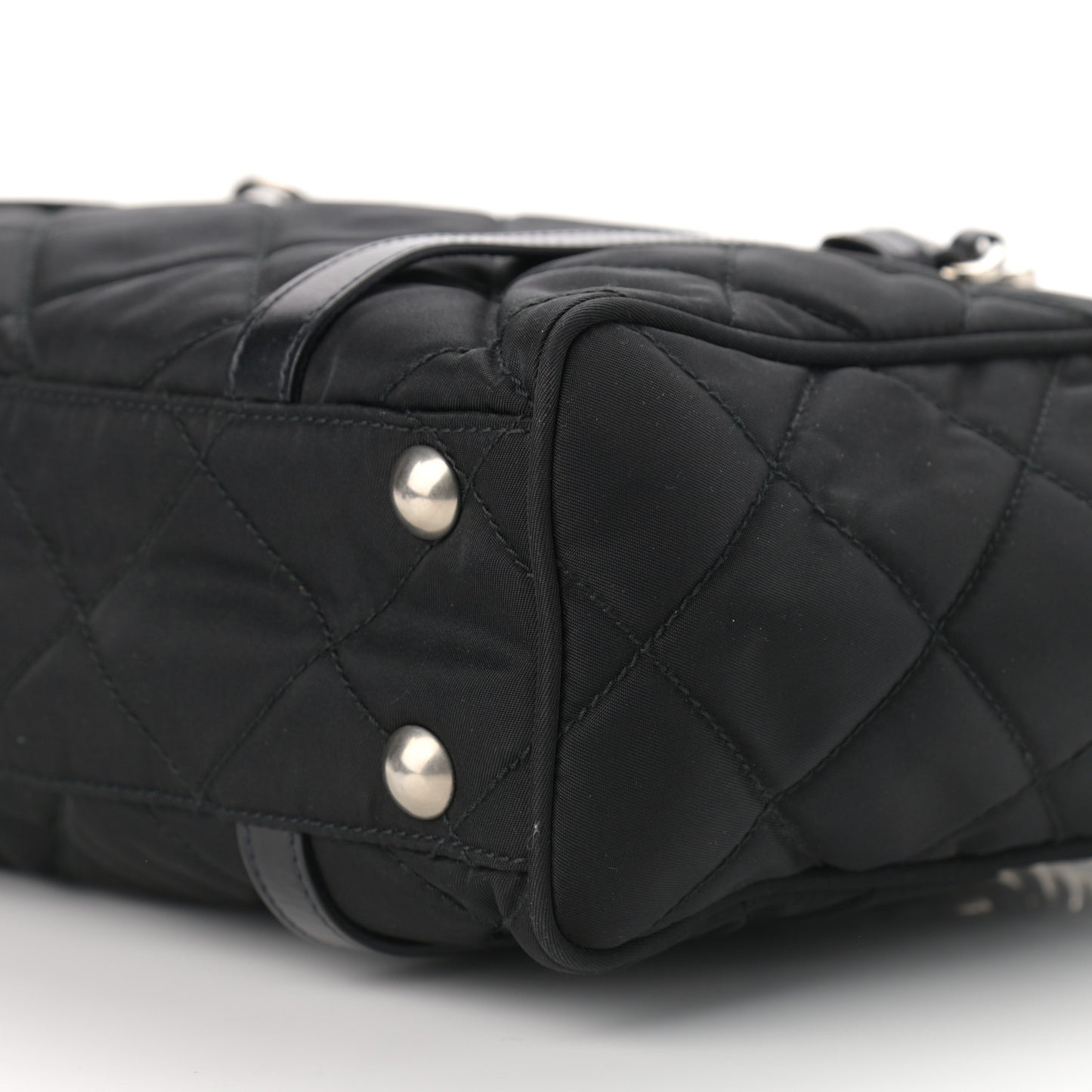 Nylon Tessuto Quilted Chain Shoulder Bag Black