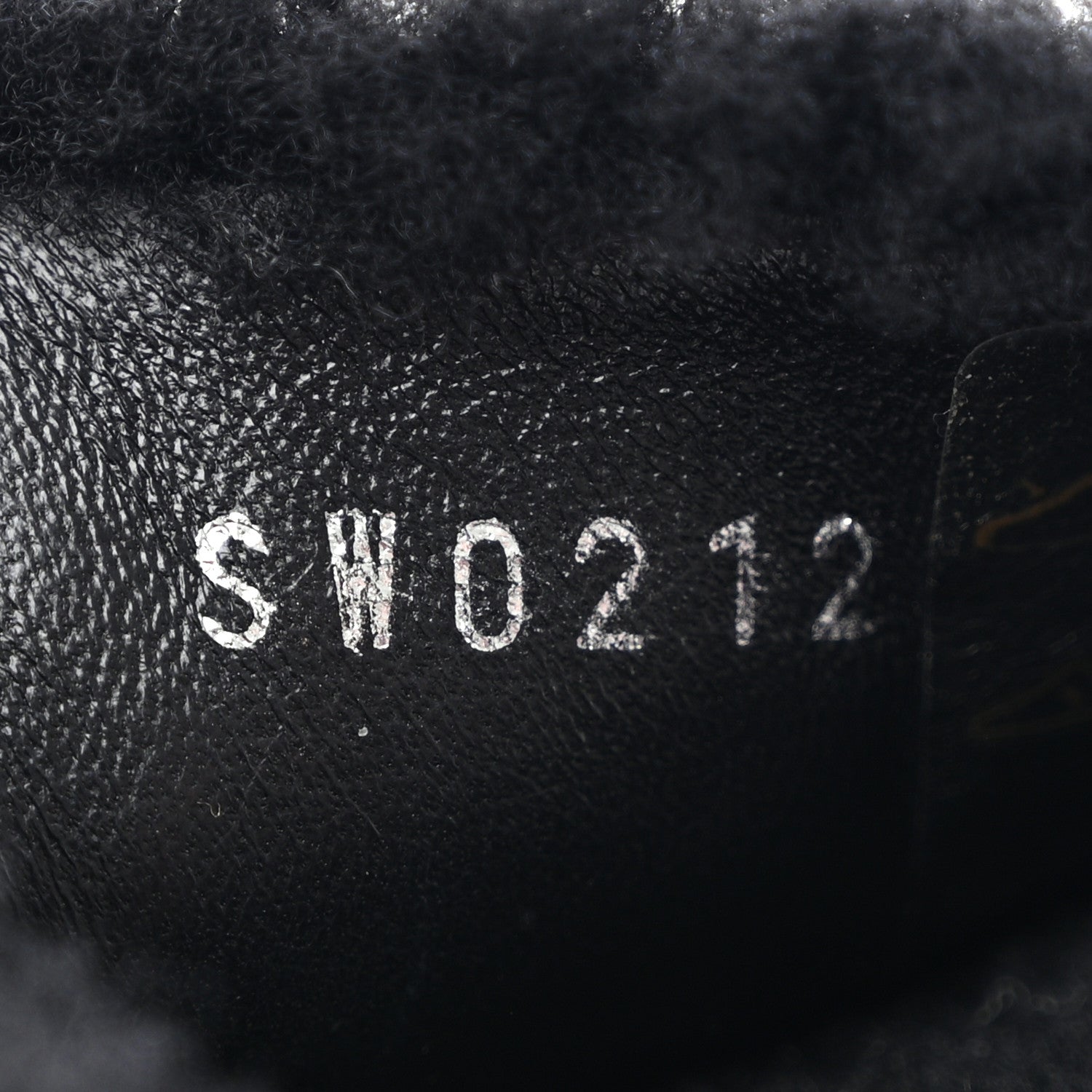 Louis Vuitton Shearling Magnetic Flat Mule 40 Black 8 of 8